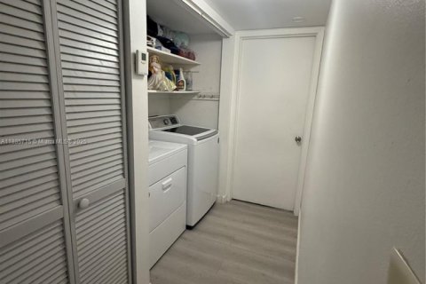 Copropriété à louer à Miami, Floride: 2 chambres, 86.96 m2 № 1938577 - photo 21