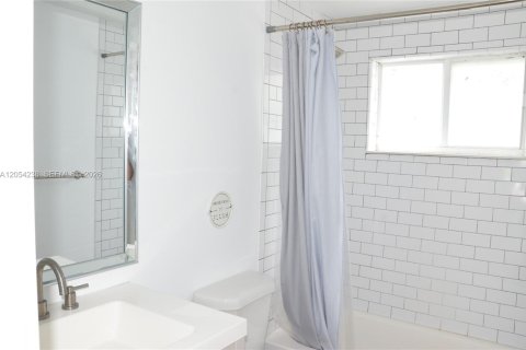Copropriété à louer à Coral Gables, Floride: 1 chambre, 57.23 m2 № 2251801 - photo 11