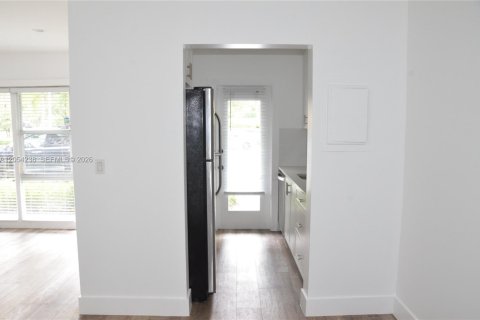 Copropriété à louer à Coral Gables, Floride: 1 chambre, 57.23 m2 № 2251801 - photo 6