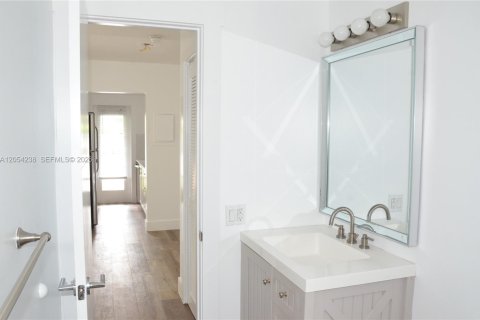 Copropriété à louer à Coral Gables, Floride: 1 chambre, 57.23 m2 № 2251801 - photo 10