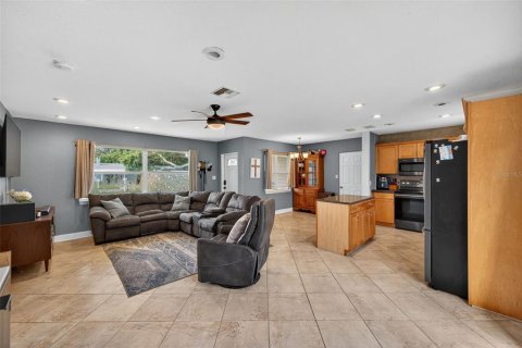 Casa en venta en Seminole, Florida, 3 dormitorios, 126.07 m2 № 1899647 - foto 18