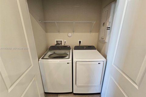 Touwnhouse à vendre à Homestead, Floride: 3 chambres, 142.14 m2 № 2024434 - photo 23