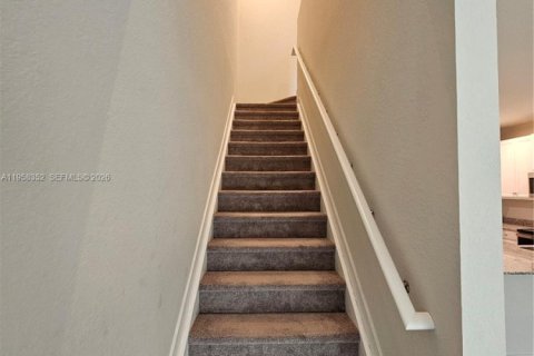 Touwnhouse à vendre à Homestead, Floride: 3 chambres, 142.14 m2 № 2024434 - photo 13