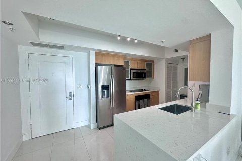Condominio en alquiler en Miami, Florida, 2 dormitorios, 109.44 m2 № 1952065 - foto 6