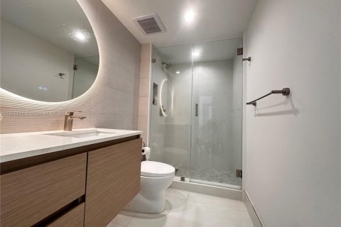 Condominio en alquiler en Miami, Florida, 2 dormitorios, 109.44 m2 № 1952065 - foto 16