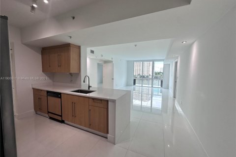 Condominio en alquiler en Miami, Florida, 2 dormitorios, 109.44 m2 № 1952065 - foto 4
