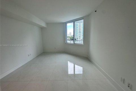 Condominio en alquiler en Miami, Florida, 2 dormitorios, 109.44 m2 № 1952065 - foto 8