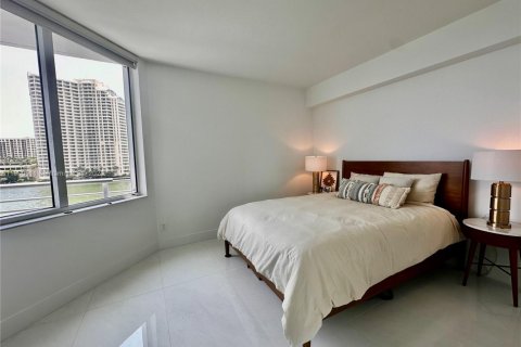Condominio en alquiler en Miami, Florida, 2 dormitorios, 109.44 m2 № 1952065 - foto 15