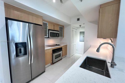 Condominio en alquiler en Miami, Florida, 2 dormitorios, 109.44 m2 № 1952065 - foto 5