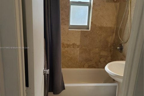 Copropriété à vendre à Miami Beach, Floride: 1 chambre, 52.95 m2 № 1868525 - photo 9