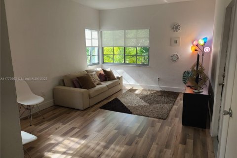 Copropriété à vendre à Miami Beach, Floride: 1 chambre, 52.95 m2 № 1868525 - photo 1