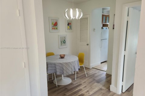 Copropriété à vendre à Miami Beach, Floride: 1 chambre, 52.95 m2 № 1868525 - photo 4