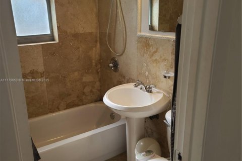 Copropriété à vendre à Miami Beach, Floride: 1 chambre, 52.95 m2 № 1868525 - photo 8