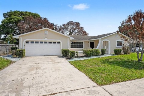 House in Orlando, Florida 3 bedrooms, 124.3 sq.m. № 2102199