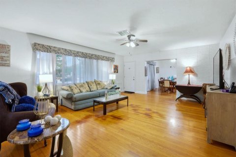 Casa en venta en Saint Petersburg, Florida, 3 dormitorios, 138.05 m2 № 2166859 - foto 10