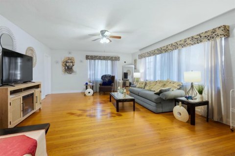 Casa en venta en Saint Petersburg, Florida, 3 dormitorios, 138.05 m2 № 2166859 - foto 8
