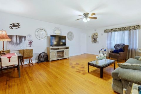 Casa en venta en Saint Petersburg, Florida, 3 dormitorios, 138.05 m2 № 2166859 - foto 6