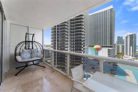 Condo in Hallandale Beach, Florida, 1 bedroom  № 1978137 - photo 15