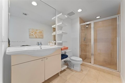 Condo in Hallandale Beach, Florida, 1 bedroom  № 1978137 - photo 9