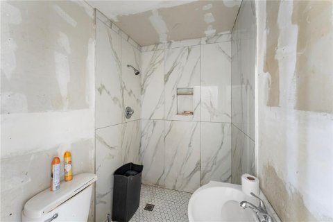 Propiedad comercial en venta en Bradenton, Florida, 398.83 m2 № 2157159 - foto 24