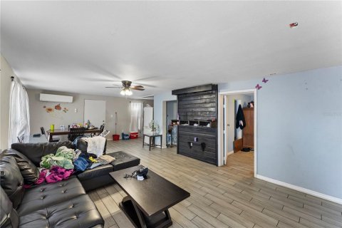 Propiedad comercial en venta en Bradenton, Florida, 398.83 m2 № 2157159 - foto 4