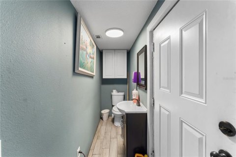 Propiedad comercial en venta en Bradenton, Florida, 398.83 m2 № 2157159 - foto 8