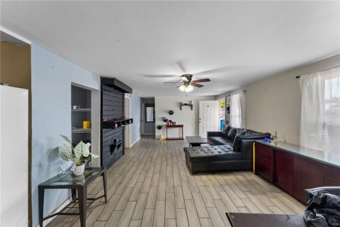 Propiedad comercial en venta en Bradenton, Florida, 398.83 m2 № 2157159 - foto 2