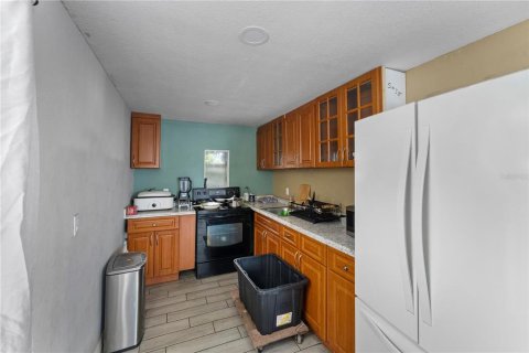 Propiedad comercial en venta en Bradenton, Florida, 398.83 m2 № 2157159 - foto 13