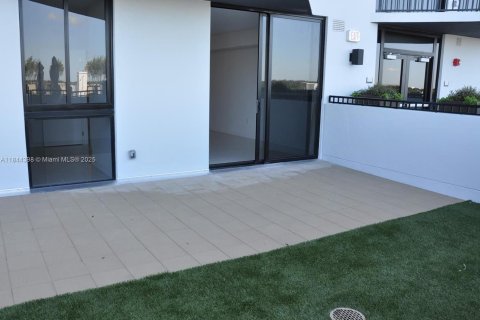 Copropriété à louer à Doral, Floride: 1 chambre, 71.44 m2 № 1839630 - photo 8
