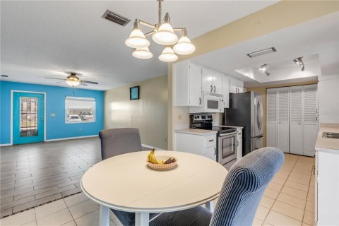 House in Edgewater, Florida 2 bedrooms, 96.43 sq.m. № 2196450 - photo 14