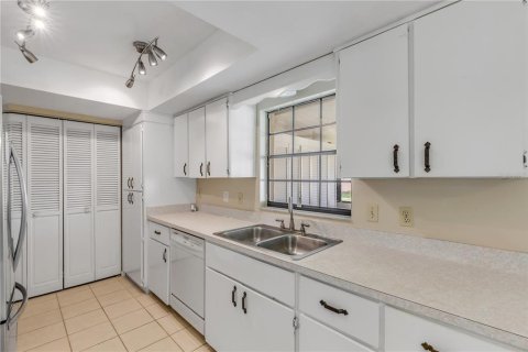 House in Edgewater, Florida 2 bedrooms, 96.43 sq.m. № 2196450 - photo 17