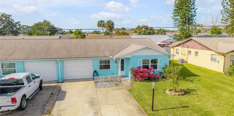 House in Edgewater, Florida 2 bedrooms, 96.43 sq.m. № 2196450