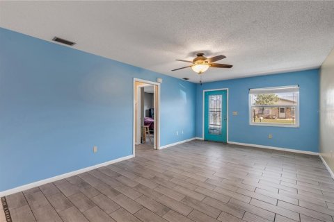 House in Edgewater, Florida 2 bedrooms, 96.43 sq.m. № 2196450 - photo 7