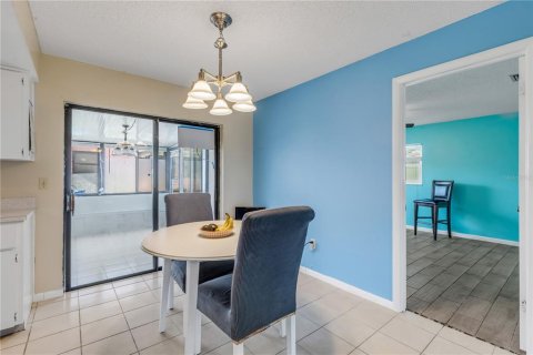 House in Edgewater, Florida 2 bedrooms, 96.43 sq.m. № 2196450 - photo 11
