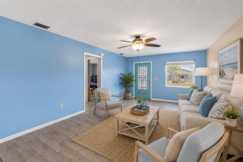 House in Edgewater, Florida 2 bedrooms, 96.43 sq.m. № 2196450 - photo 6