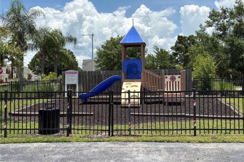 Townhouse in Riverview, Florida 3 bedrooms, 145.39 sq.m. № 1793265 - photo 13
