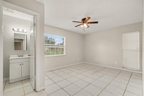Casa en venta en Tampa, Florida, 2 dormitorios, 104.05 m2 № 2349735 - foto 13