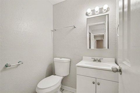 Casa en venta en Tampa, Florida, 2 dormitorios, 104.05 m2 № 2349735 - foto 16