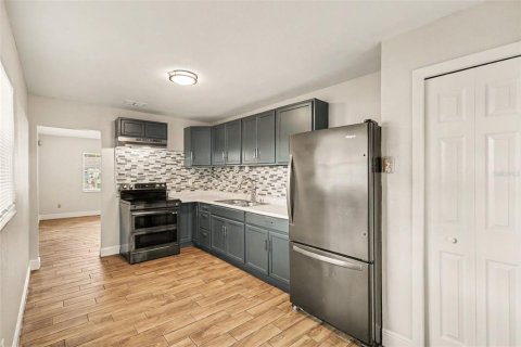 Casa en venta en Tampa, Florida, 2 dormitorios, 104.05 m2 № 2349735 - foto 11