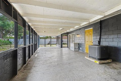 Casa en venta en Tampa, Florida, 2 dormitorios, 104.05 m2 № 2349735 - foto 24