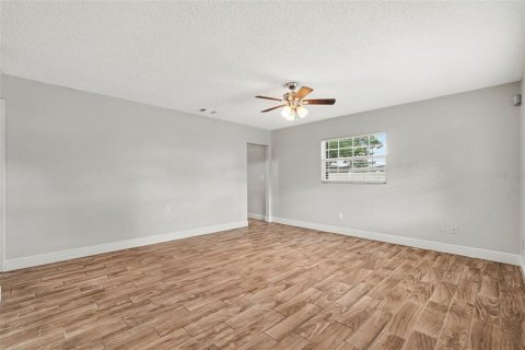 Casa en venta en Tampa, Florida, 2 dormitorios, 104.05 m2 № 2349735 - foto 8