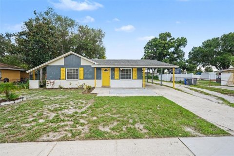 House in Tampa, Florida 2 bedrooms, 104.05 sq.m. № 2349735