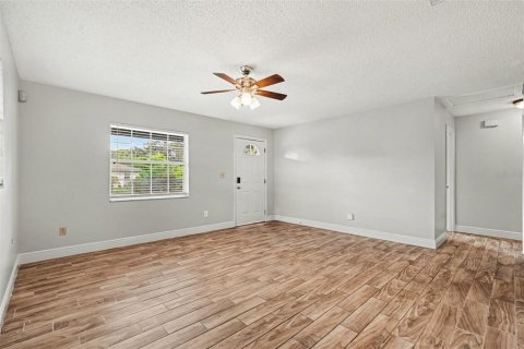 Casa en venta en Tampa, Florida, 2 dormitorios, 104.05 m2 № 2349735 - foto 6