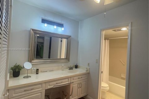 Copropriété à louer à Aventura, Floride: 2 chambres, 105.54 m2 № 1935556 - photo 11