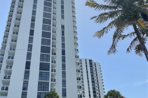 Copropriété à louer à Aventura, Floride: 2 chambres, 105.54 m2 № 1935556 - photo 28