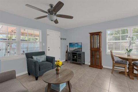 Casa en venta en Orlando, Florida, 2 dormitorios, 71.35 m2 № 2203495 - foto 4