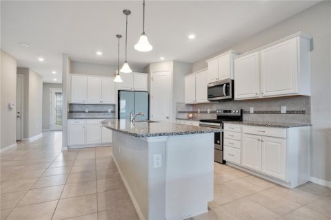 Casa en venta en Davenport, Florida, 5 dormitorios, 275.55 m2 № 1905537 - foto 13
