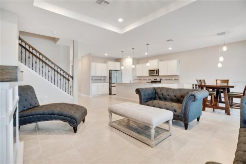 Casa en venta en Davenport, Florida, 5 dormitorios, 275.55 m2 № 1905537 - foto 4