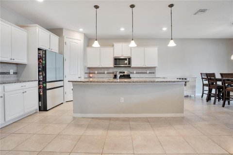 Casa en venta en Davenport, Florida, 5 dormitorios, 275.55 m2 № 1905537 - foto 16