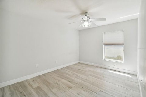 Villa ou maison à louer à Tampa, Floride: 3 chambres, 192.68 m2 № 2419169 - photo 25